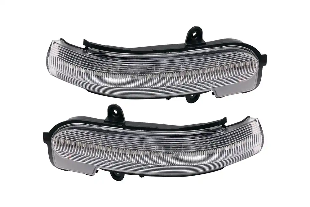 Comandă acum Semnale de întoarcere LED dinamice de tuning potrivite pentru oglinzile laterale ale Mercedes C-Class W203 sedan, S203 break 2000-2007 cu bază luminoasă, stânga + dreapta