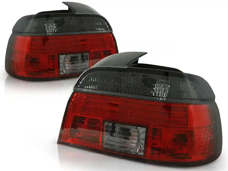Nu rata Set de stopuri tuning potrivit pentru BMW E39 09.1995-08.2000 sedan cu bază roșie și fumurie, stânga și dreapta