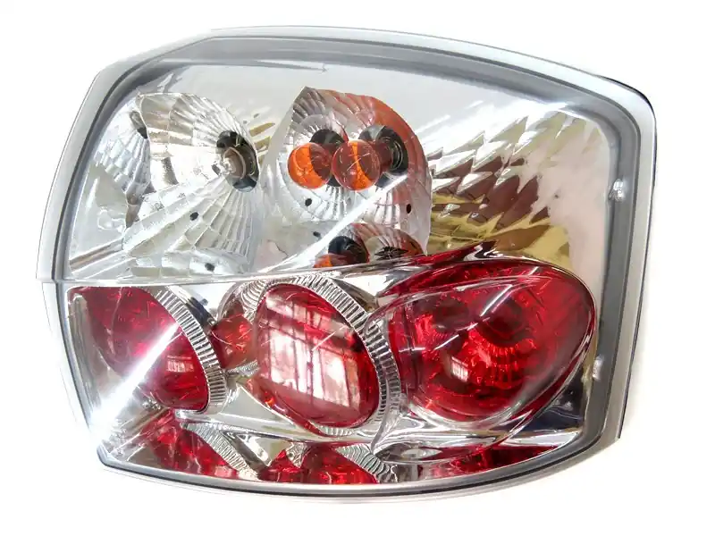 Stopuri tuning potrivite pentru Audi A4 2000-2004 cu bază cromată Comandă acum