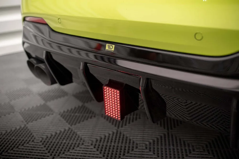 Lumina de stop LED potrivită pentru instalare în difuzorul Maxton Design pentru BMW Seria 1 F40 M-Pack, M135I după 2019, lac negru Ofertă de sezon