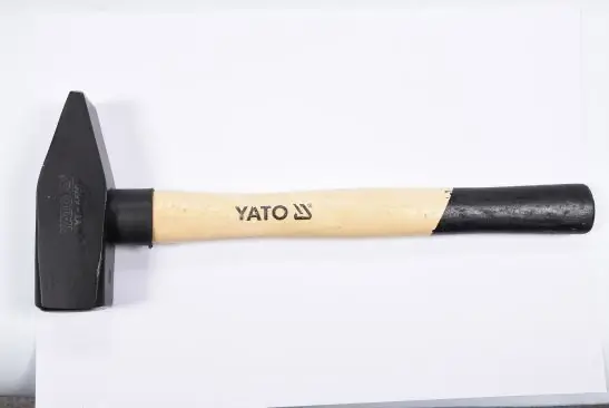 Vezi acum Ciocan Lacatuserie 2000G YATO